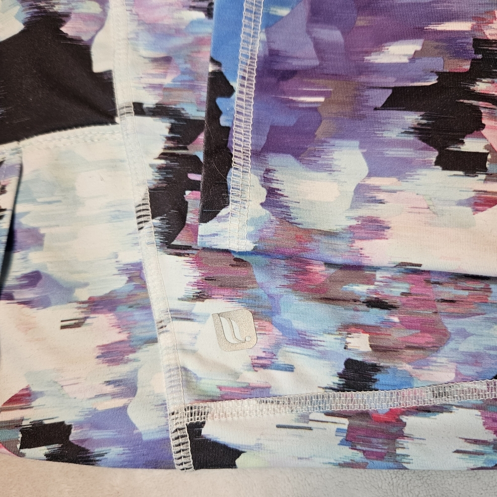 Women's Multicolor Patterned Shorts - Picture 5 of 8